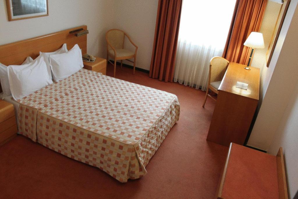 Double or Twin Room,63243346:JPEG